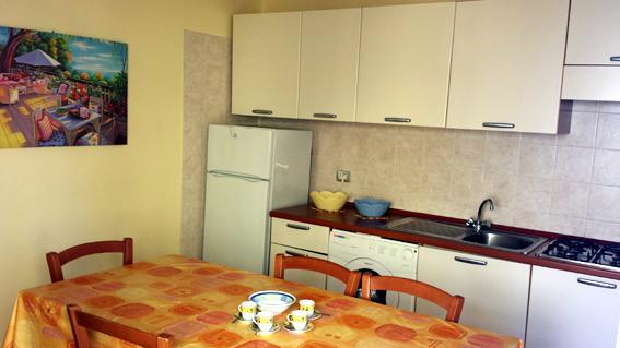 דירות קאסטלסארדו Casa Castelmarina חדר תמונה
